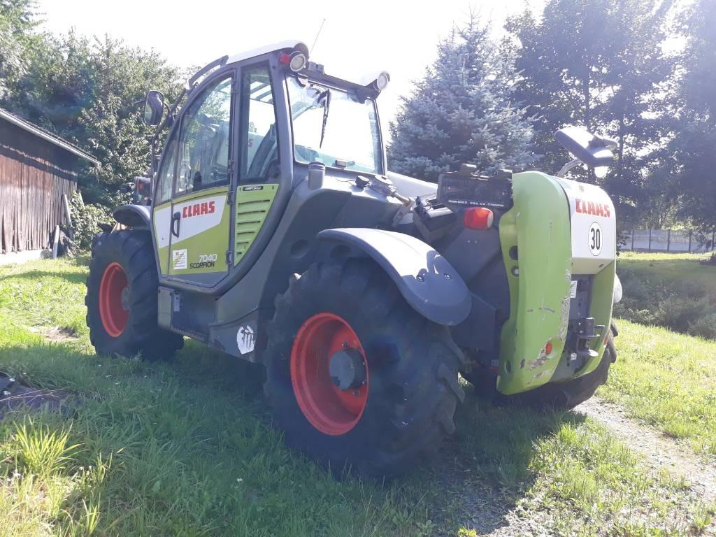 CLAAS Scorpion 7040 伸縮臂操作車