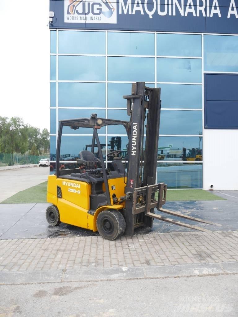 Hyundai 25 BH-9 電動堆高機