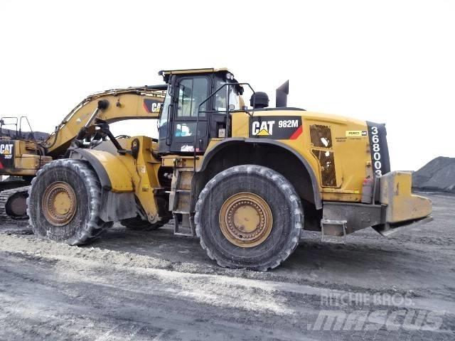 CAT 982 M 輪胎式裝載機