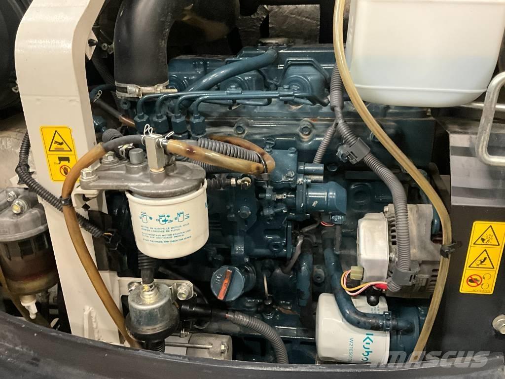 Kubota U 55-4 小型挖土機/掘鑿機<7t(小型挖掘機)