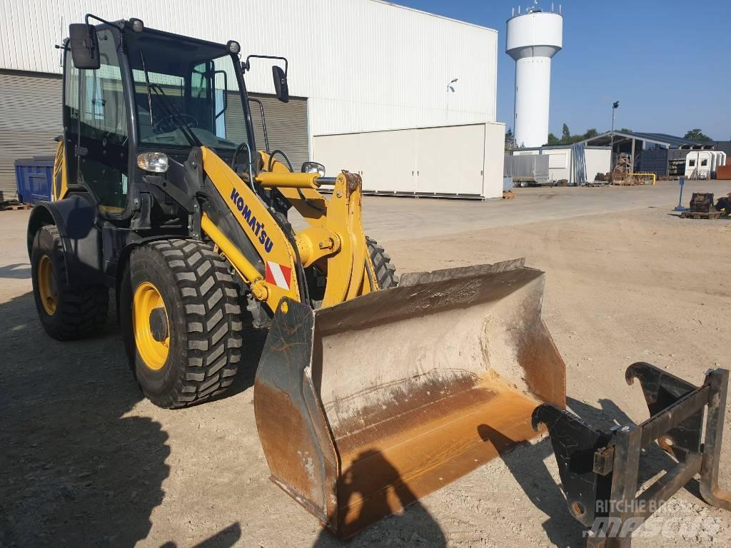Komatsu WA80M-8E0 輪胎式裝載機