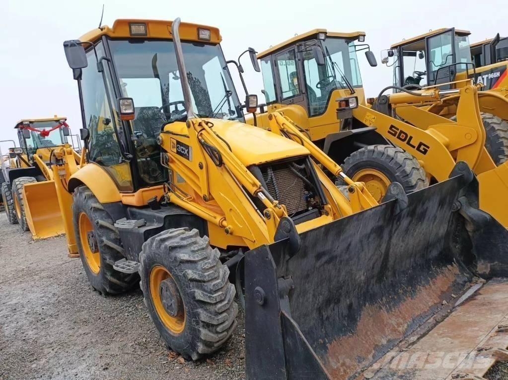 JCB 3 CX 反鏟裝載機