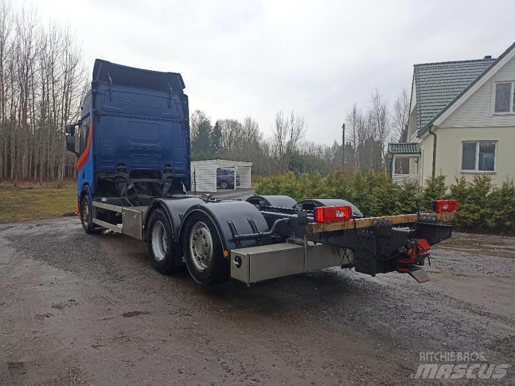 Scania R520 商用底盤車