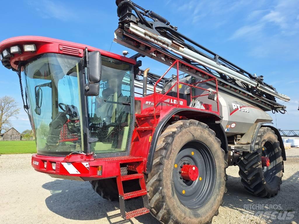 Horsch Leeb PT 230 自走式噴霧機