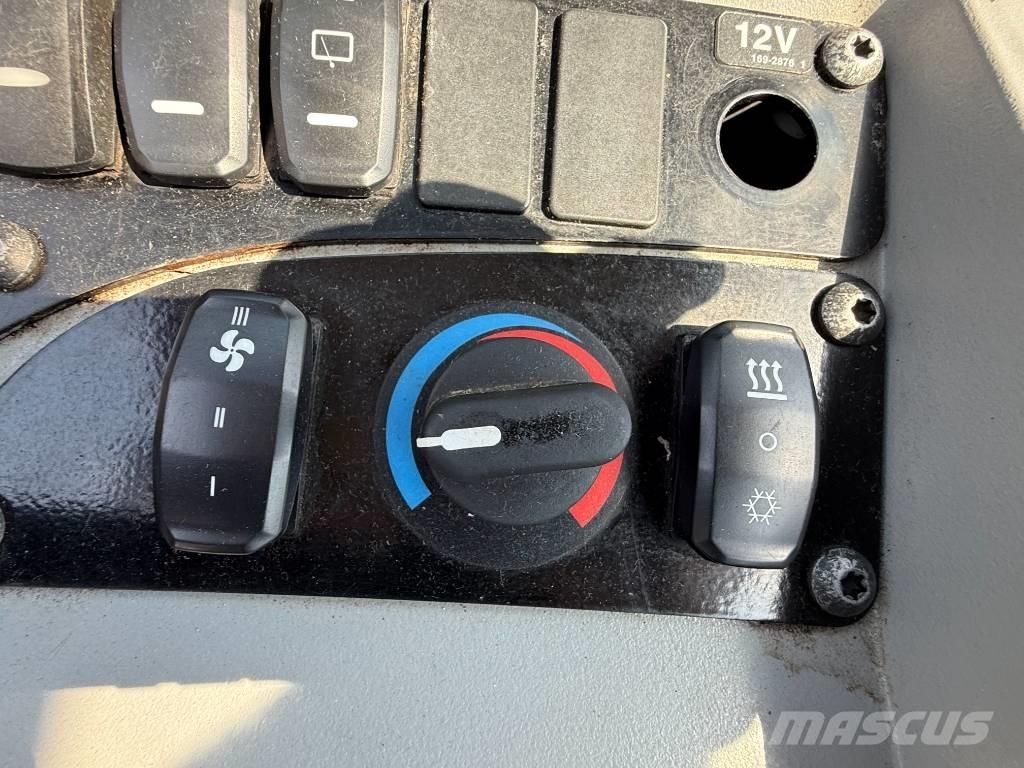 CAT 908 輪胎式裝載機