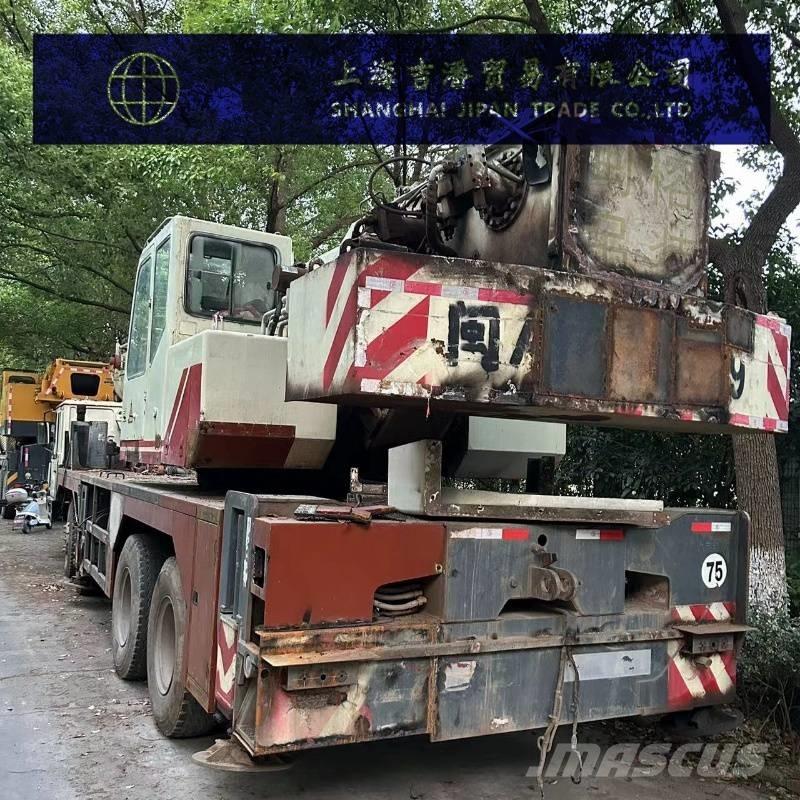 Zoomlion 50 全路面起重機/吊車