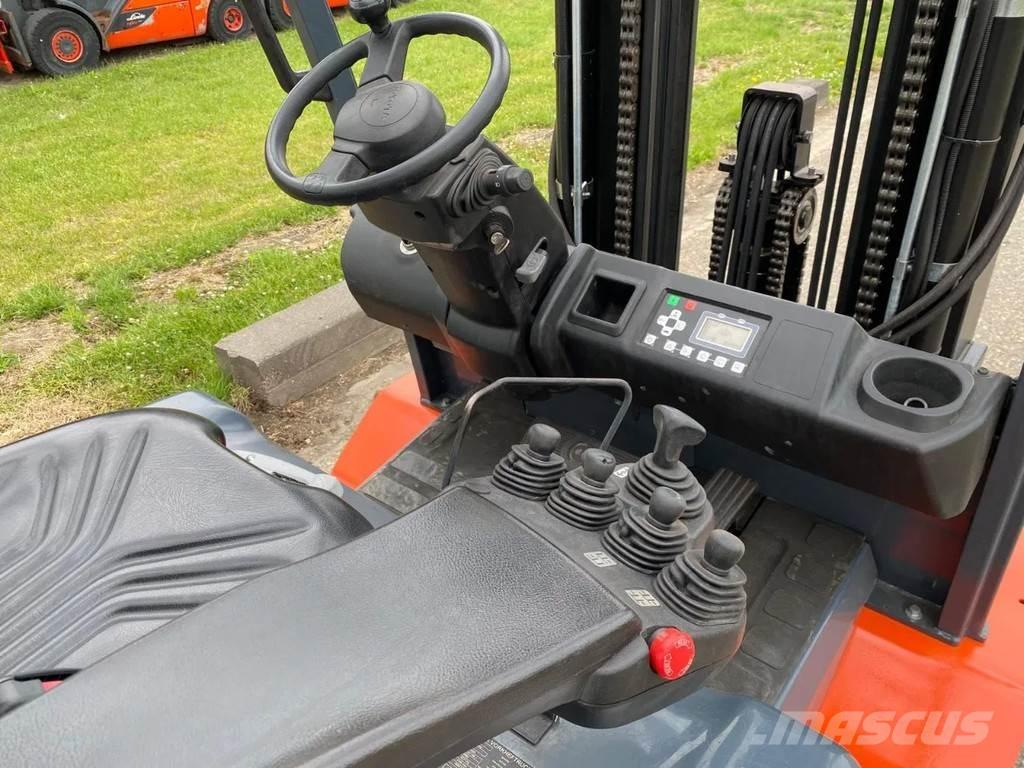 Toyota 8FBMT40 電動堆高機