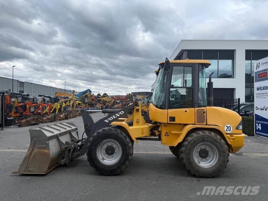 Volvo L30B 輪胎式裝載機