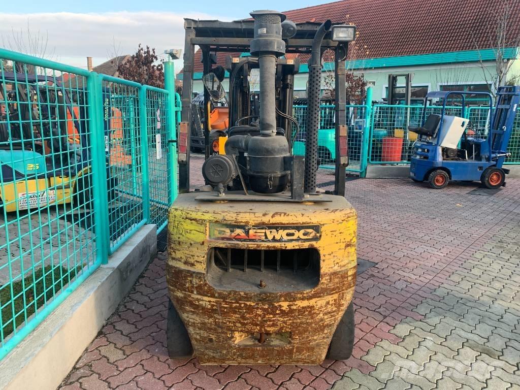 Daewoo D30S-3 V-3523 柴油卡車