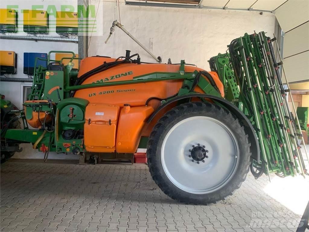Amazone UX4200 牽引式噴霧機