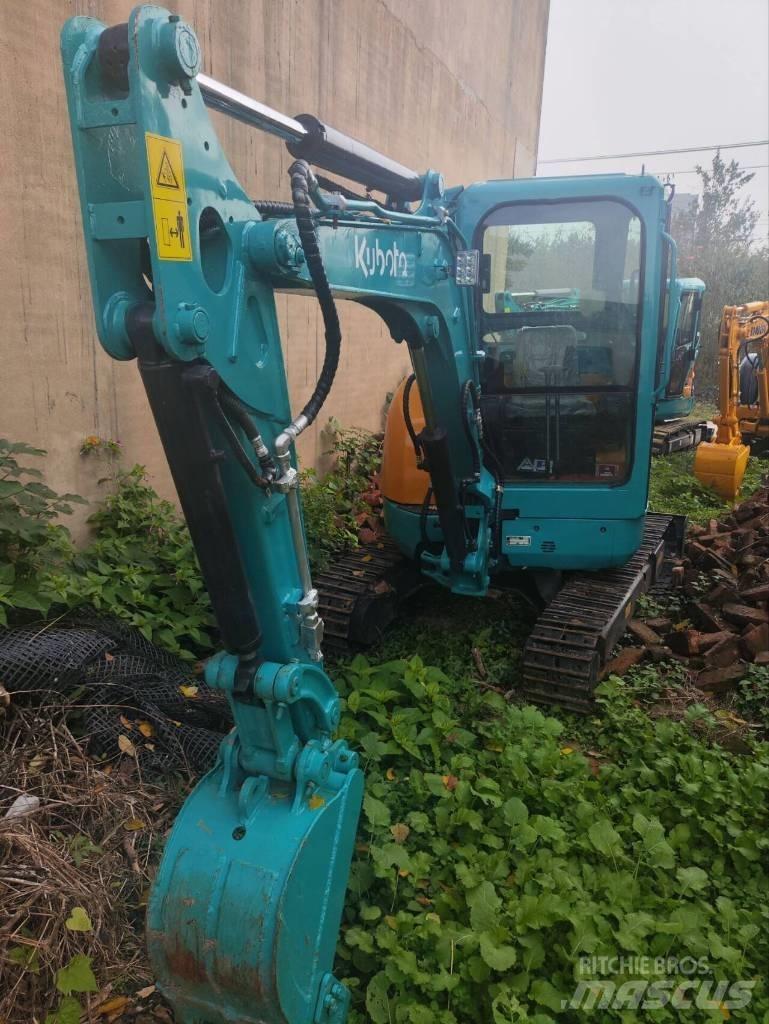 Kubota U 30 小型挖土機/掘鑿機<7t(小型挖掘機)