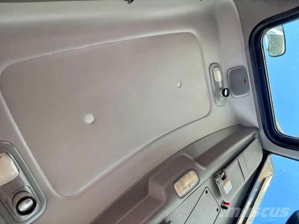 Peterbilt 389 曳引機組件