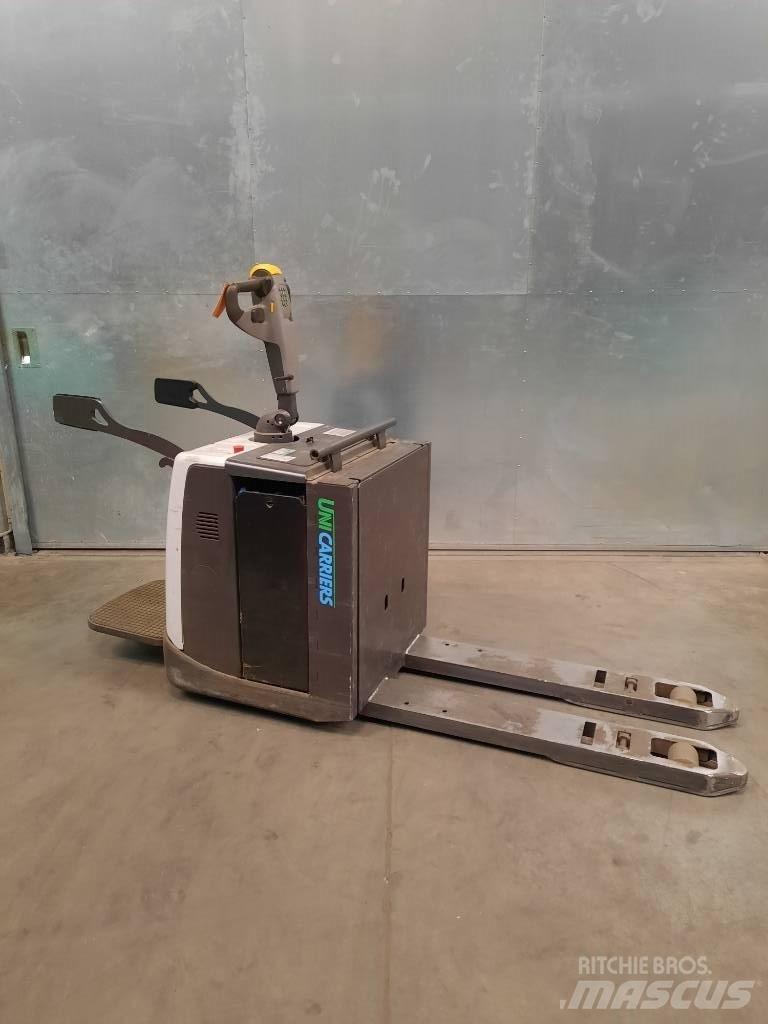 UniCarriers PMR200 平台型低架升降機