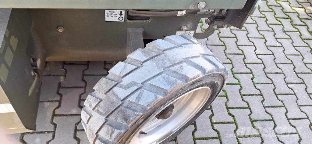 JLG M 3369 剪式升降機