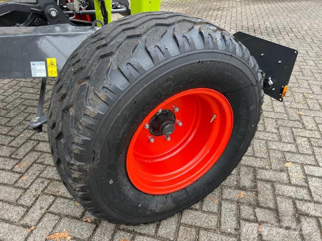 CLAAS Volto 1500 TS 耙與翻草機