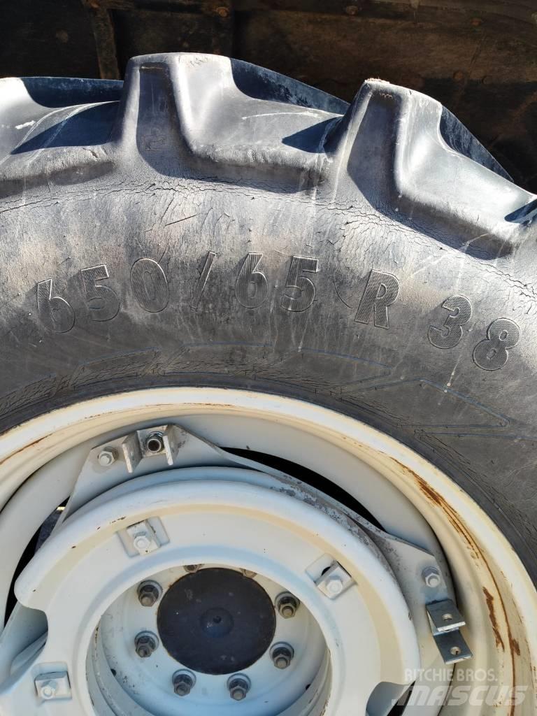 Valtra T130 Hi-Tek 曳引機