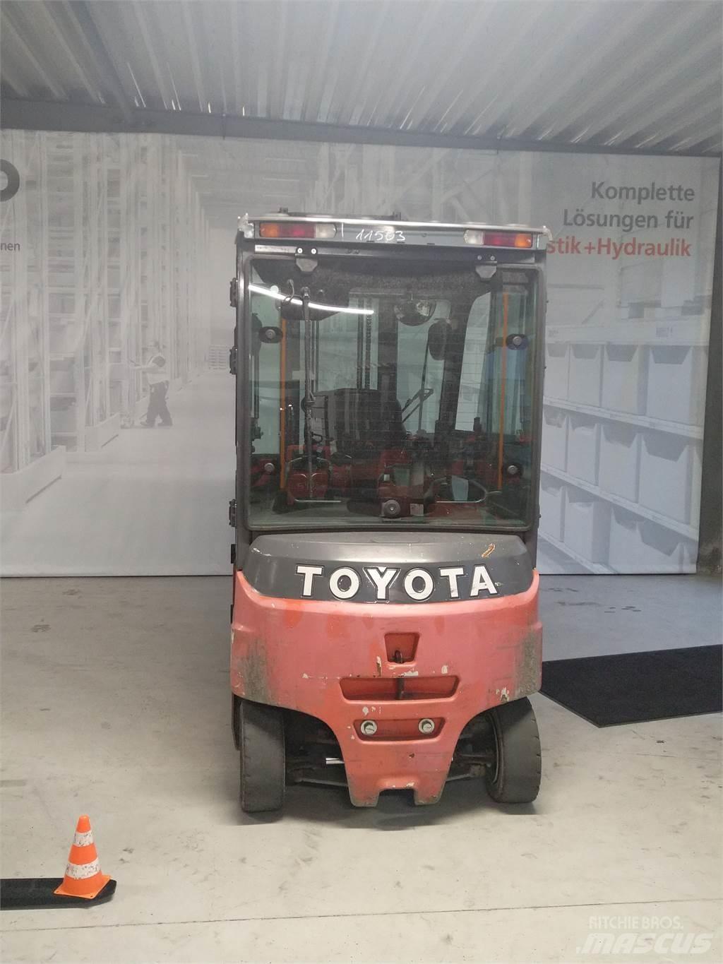 Toyota 8FBMT30 電動堆高機