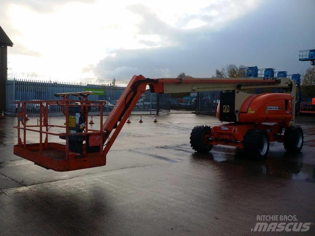 JLG 800AJ 曲臂高空作業車