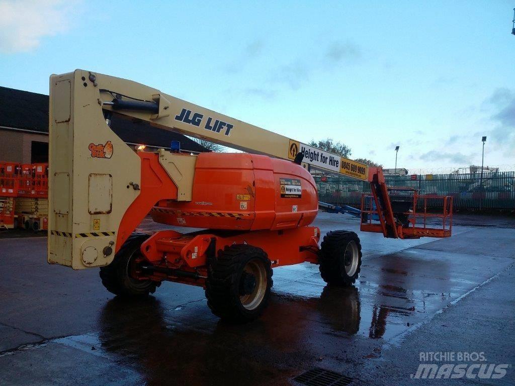 JLG 800AJ 曲臂高空作業車