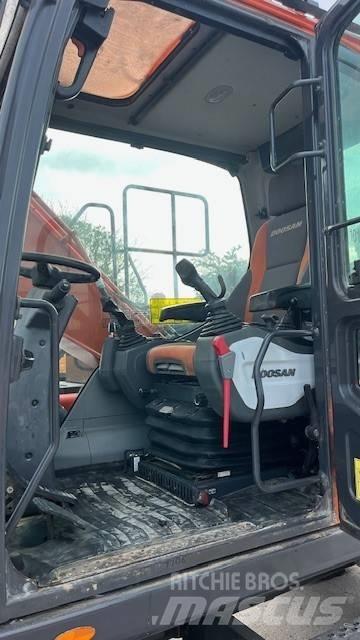 Doosan DX140W-5 旋轉式挖土機/掘鑿機/挖掘機