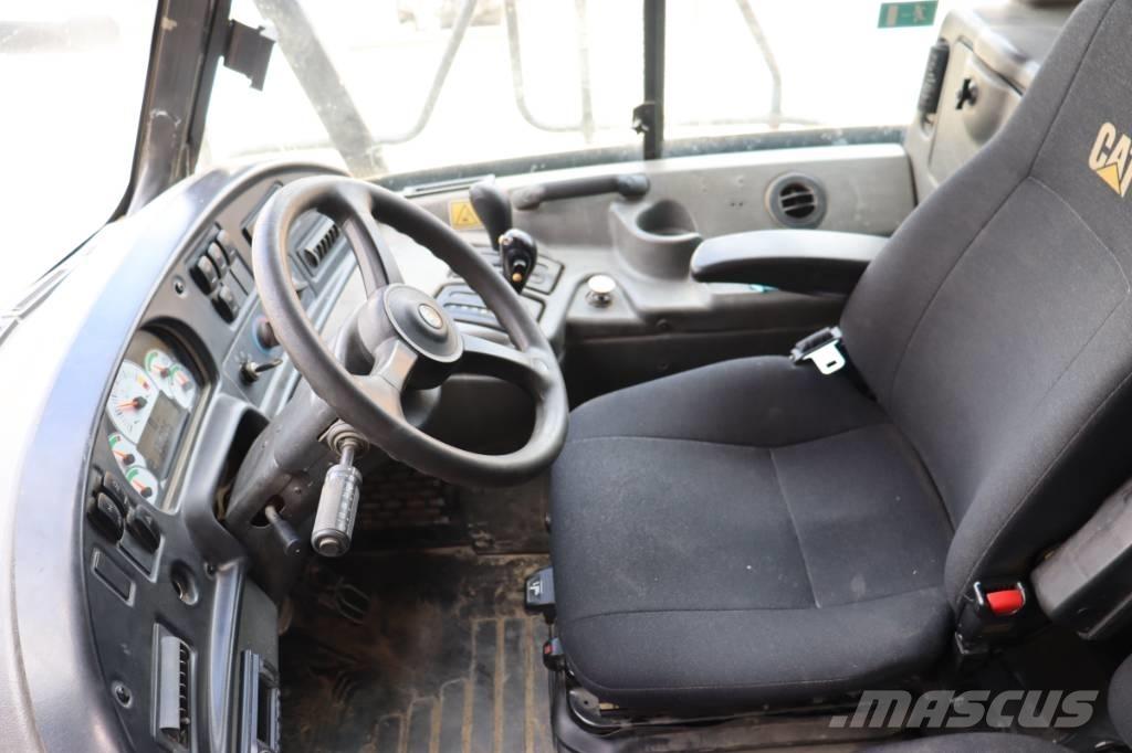 CAT 730 鉸接式起吊車