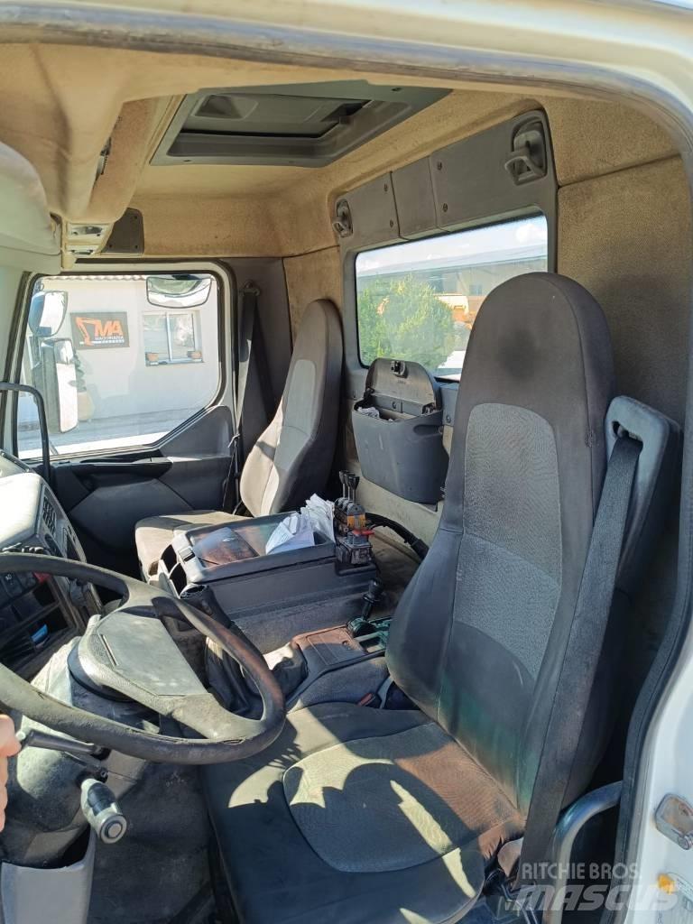 Renault 320 DCI 起重機卡車