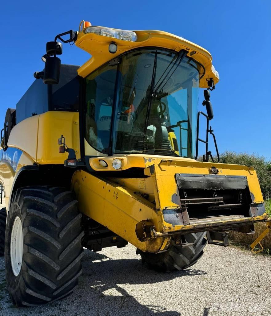 New Holland CX 760 聯合收穫機