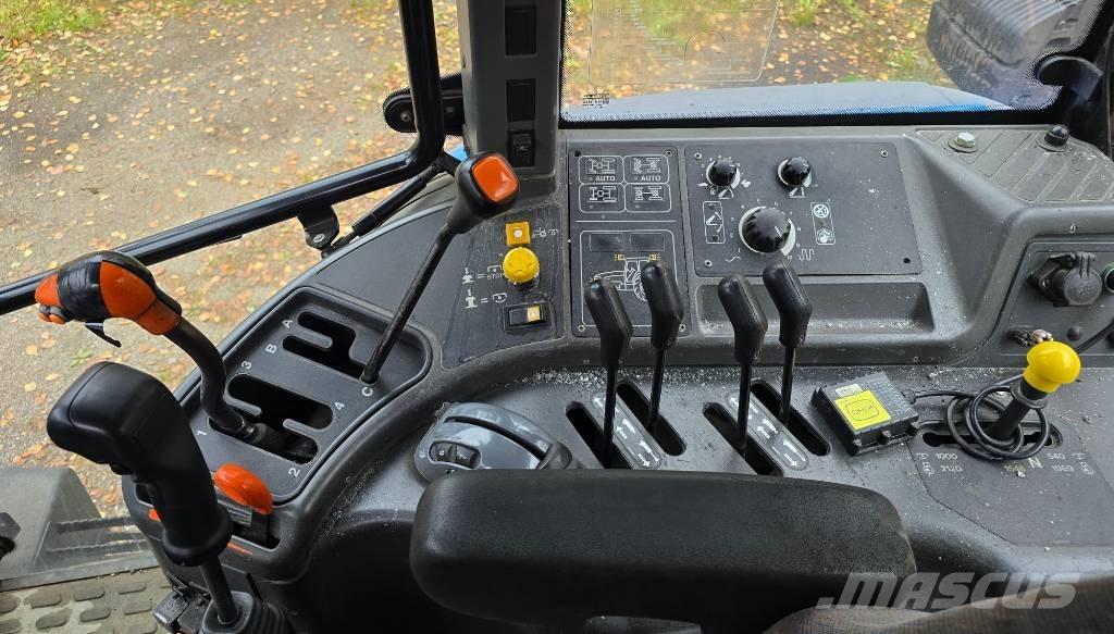 New Holland TM 120 曳引機