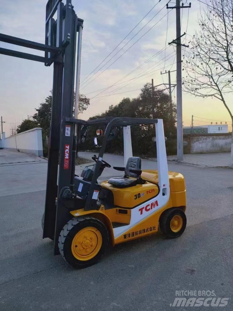 TCM FD30-1 柴油卡車