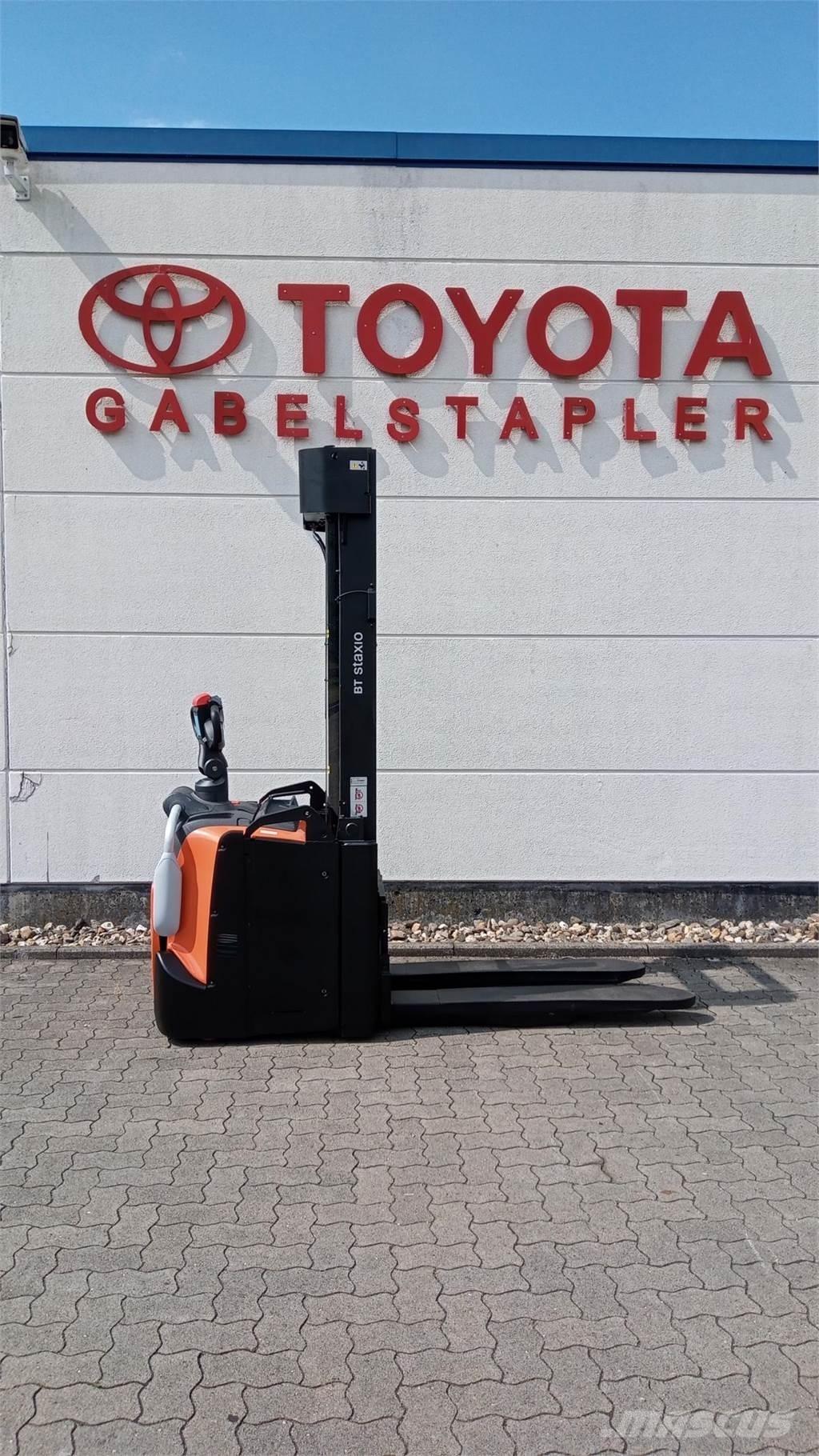 Toyota SWE160L 行走控制式堆積機