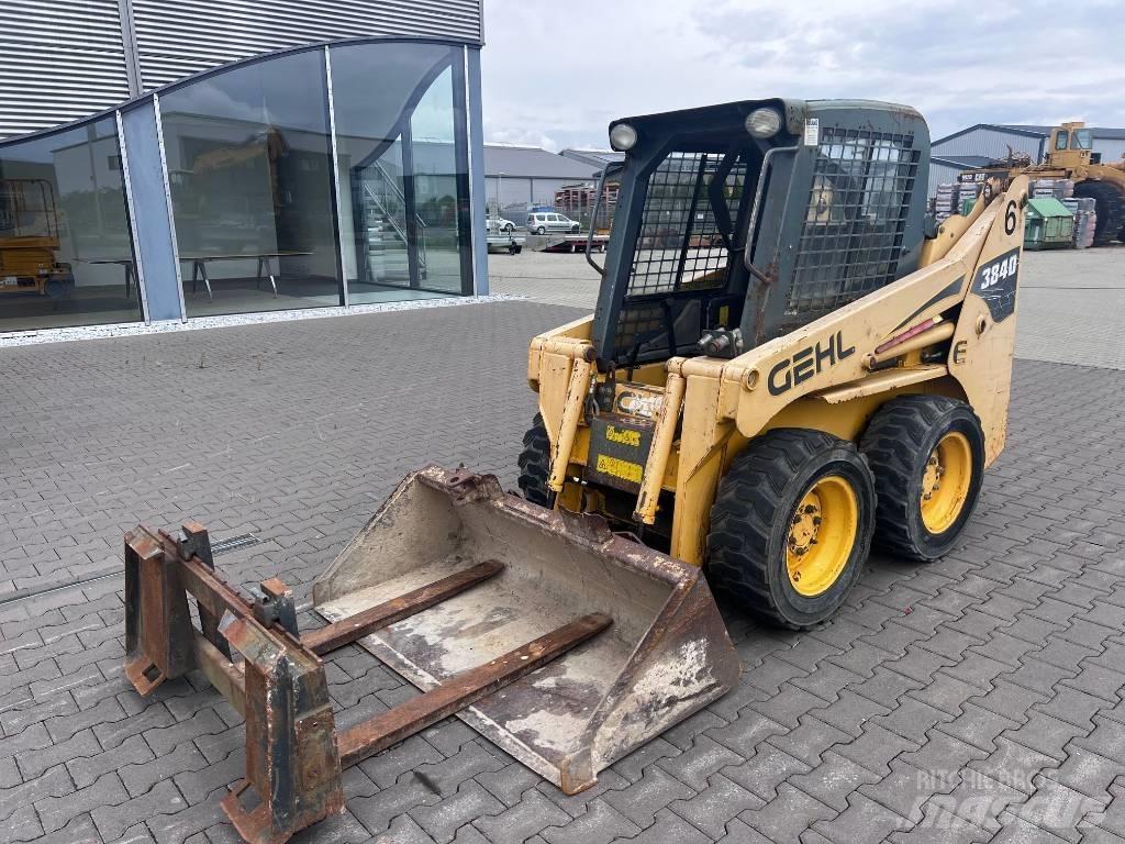 Gehl 3840 E 滑移轉向裝載機