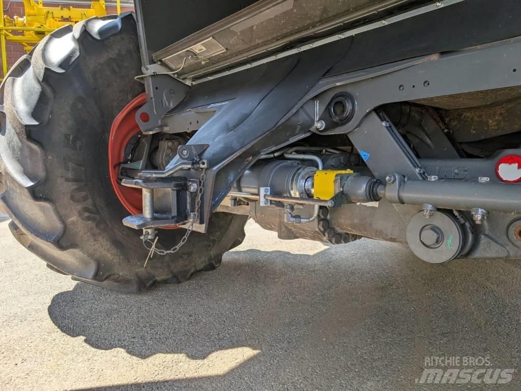 New Holland FR 650 自走式飼料採集機