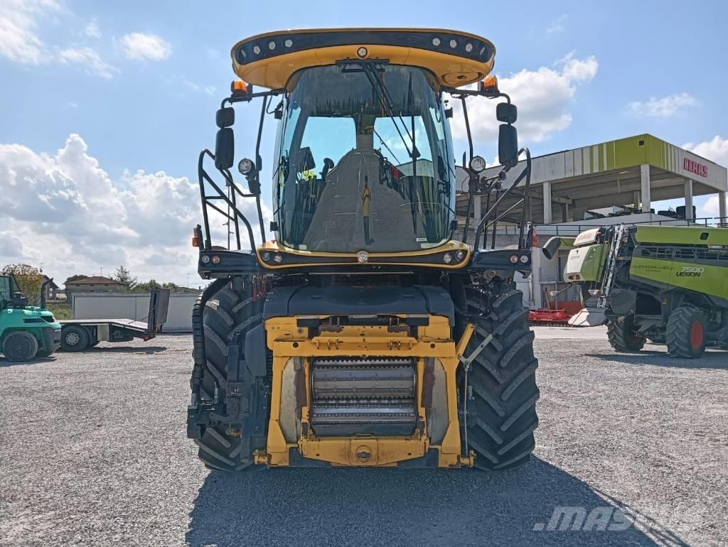 New Holland FR 650 自走式飼料採集機