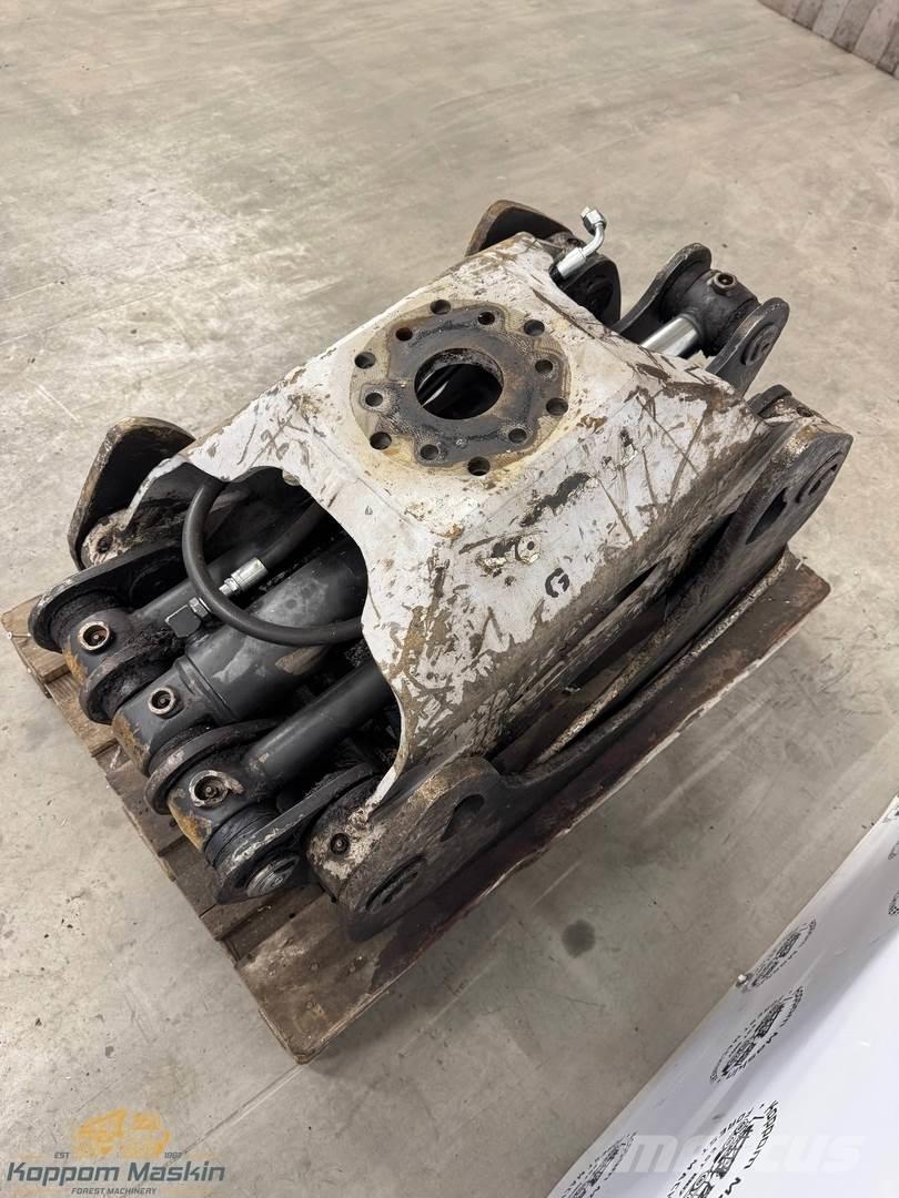 Valmet / Komatsu G36 兩爪吊夾