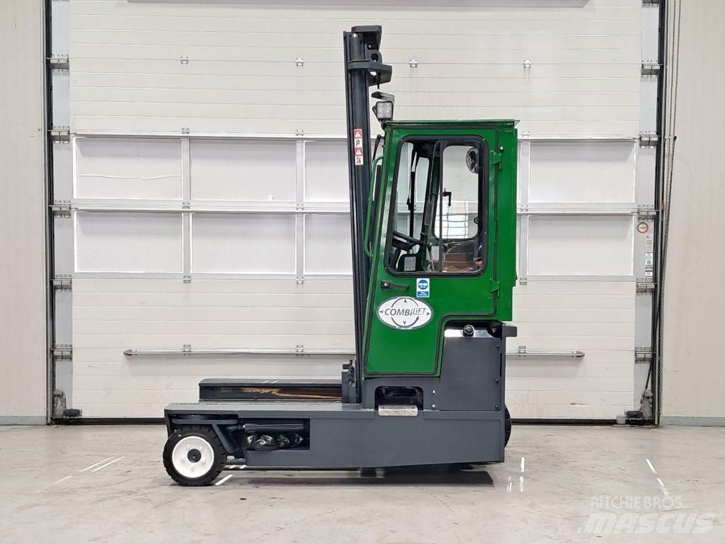 Combilift C3000 鏟裝機