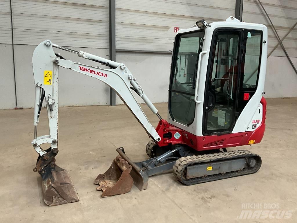 Takeuchi TB 216 小型挖土機/掘鑿機<7t(小型挖掘機)