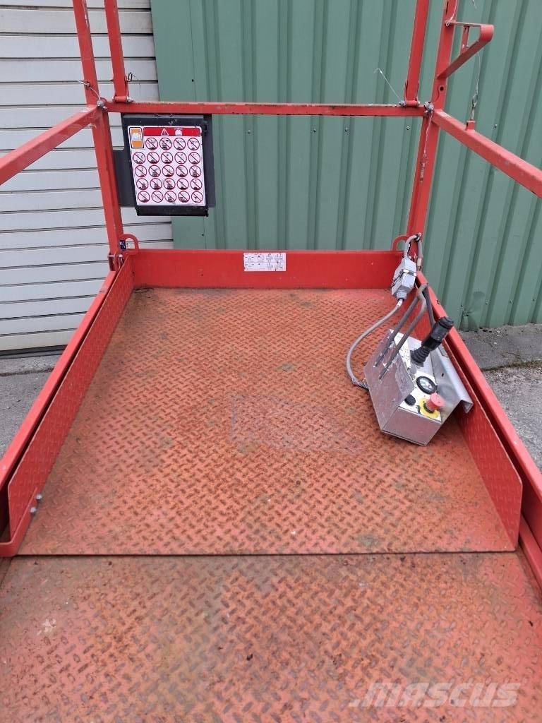 SkyJack SJ III 4632 剪式升降機