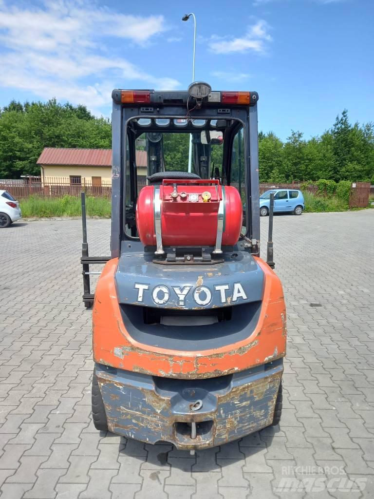 Toyota 8 FGF 30 液化石油氣LPG卡車