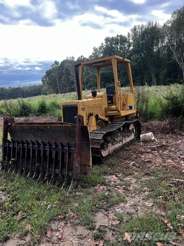 CAT D 3 B 履帶推土機