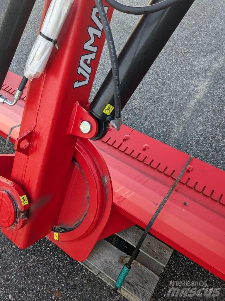 Vama 300 JH 2 刮路機