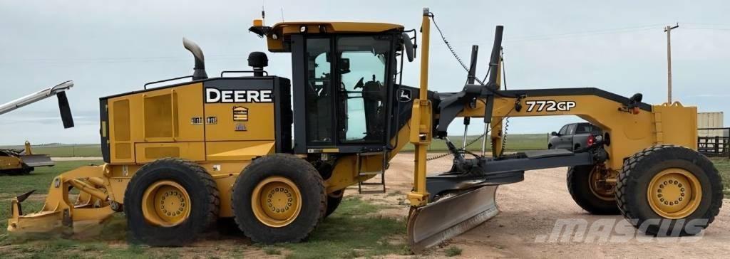 DEERE 772GP 平土機