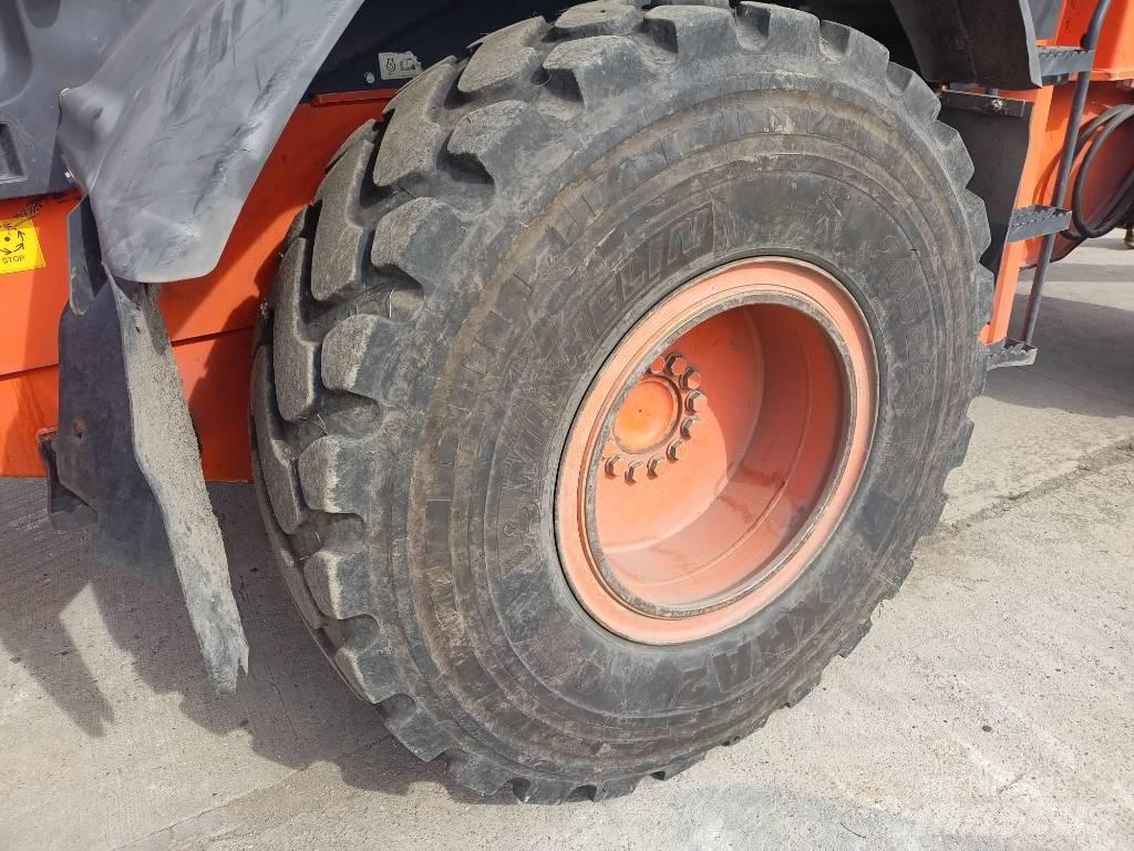 Hitachi ZW150 輪胎式裝載機