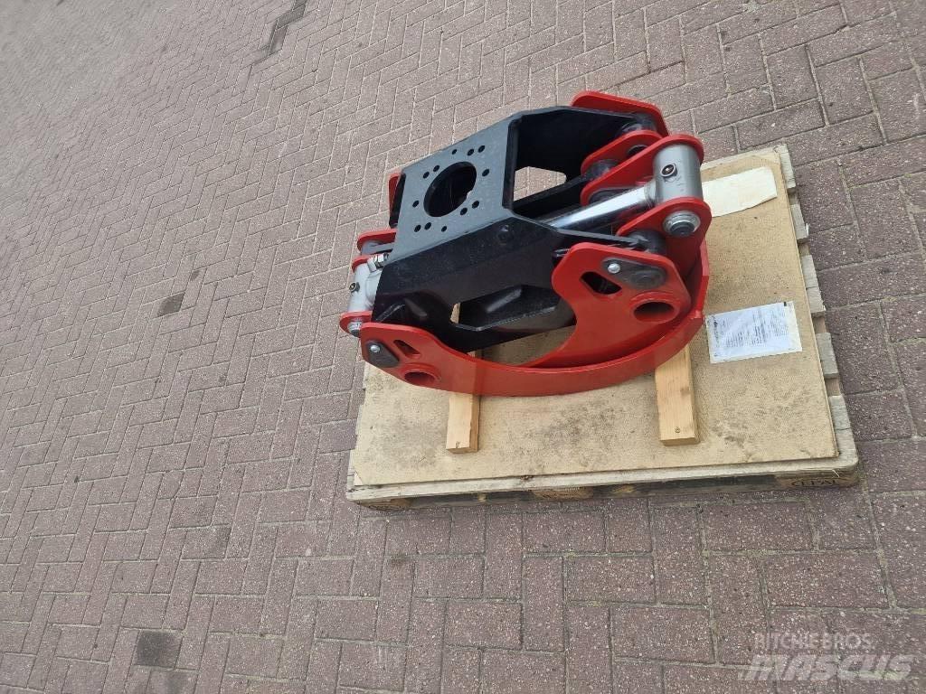 Farmi Forest C25 鉗式裝載機