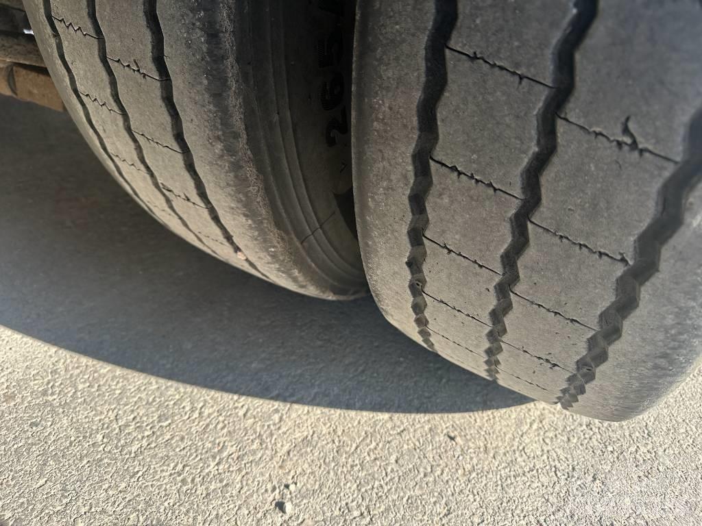 Knapen K 100 自裝卸半拖車
