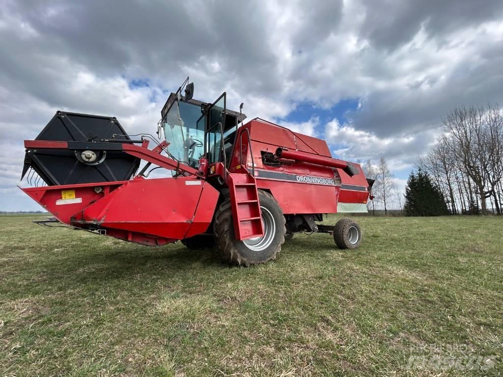 Dronningborg D4500 聯合收穫機