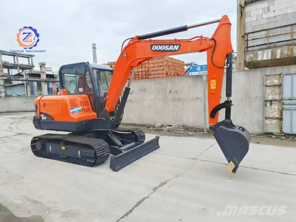Doosan DX 55 小型挖土機/掘鑿機<7t(小型挖掘機)