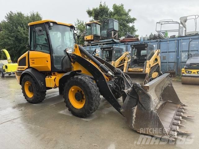 JCB 409 輪胎式裝載機