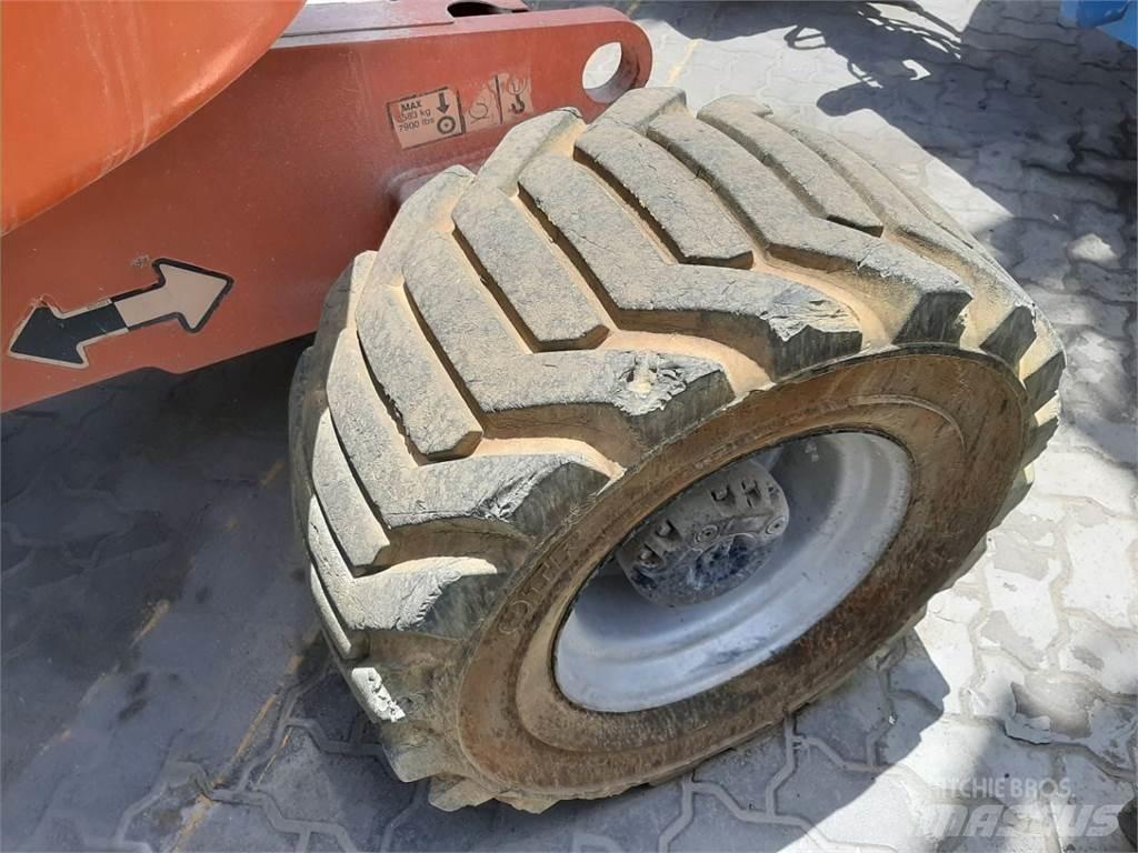 JLG 450AJ 曲臂高空作業車