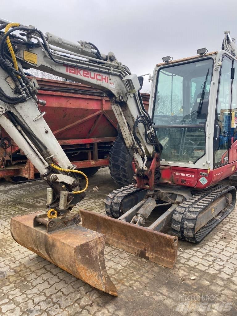 Takeuchi TB230 小型挖土機/掘鑿機<7t(小型挖掘機)