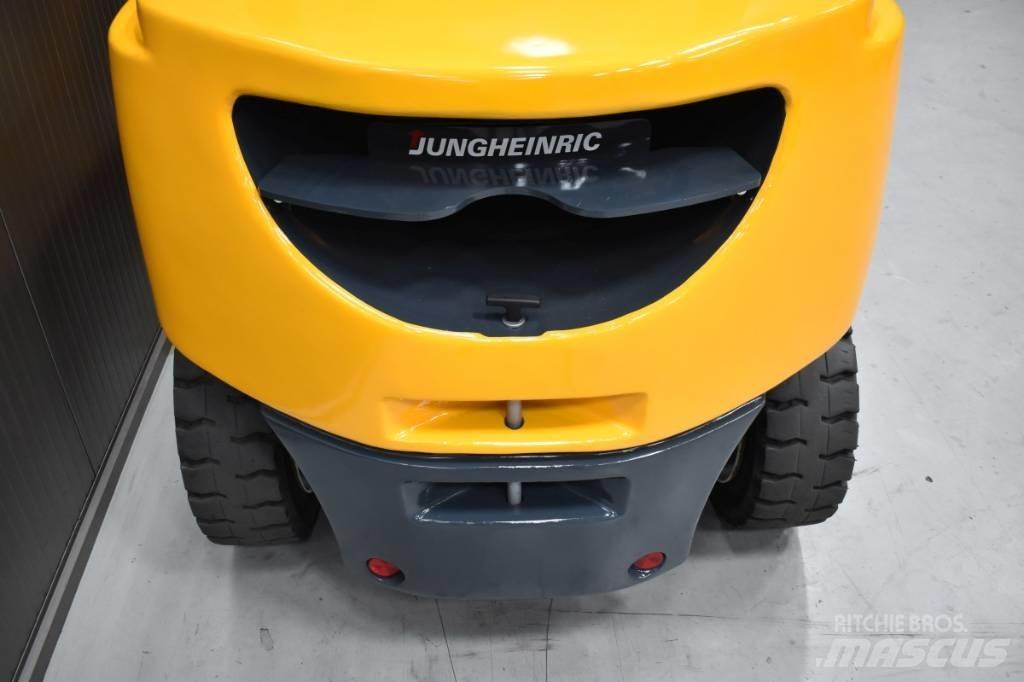 Jungheinrich DFG 550 柴油卡車